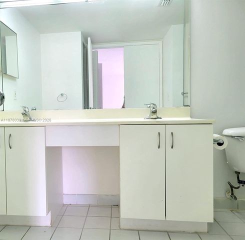 3300 NE 191st St 814, Aventura, FL 33180