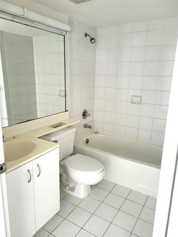 3300 NE 191st St 814, Aventura, FL 33180