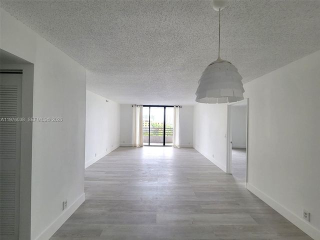 3300 NE 191st St 814, Aventura, FL 33180