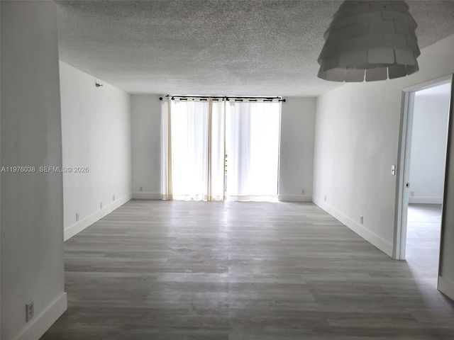 3300 NE 191st St 814, Aventura, FL 33180