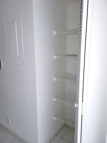 3300 NE 191st St 814, Aventura, FL 33180