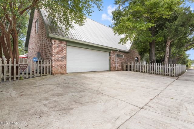 1426 33rd Avenue, Gulfport, MS 39501