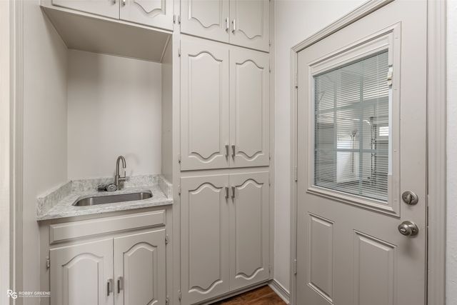 913 Kings Hwy, Shreveport, LA 71104