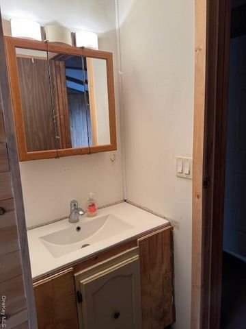 54 Ponderosa RD, Bloomingburg, NY 12721