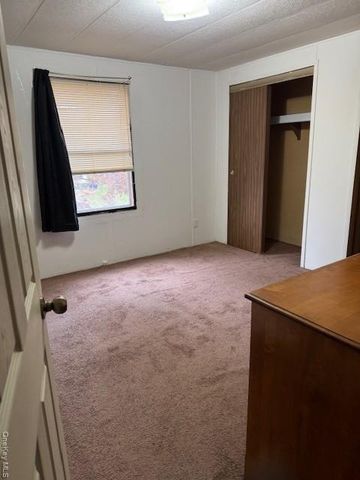 54 Ponderosa RD, Bloomingburg, NY 12721