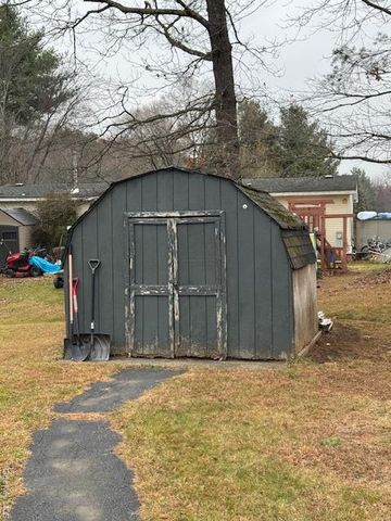 54 Ponderosa RD, Bloomingburg, NY 12721