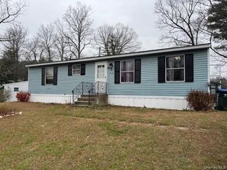 54 Ponderosa RD, Bloomingburg, NY 12721