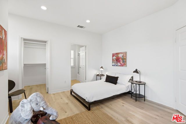 5856 Kiyot Way, Los Angeles, CA 90094