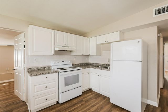 1311 WARRINGTON WAY, Tampa, FL 33619