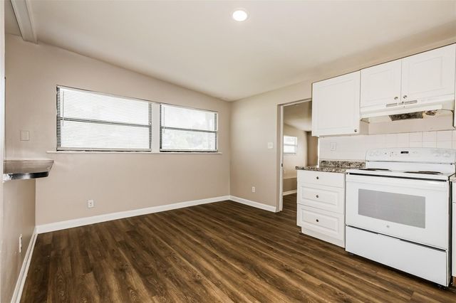 1311 WARRINGTON WAY, Tampa, FL 33619