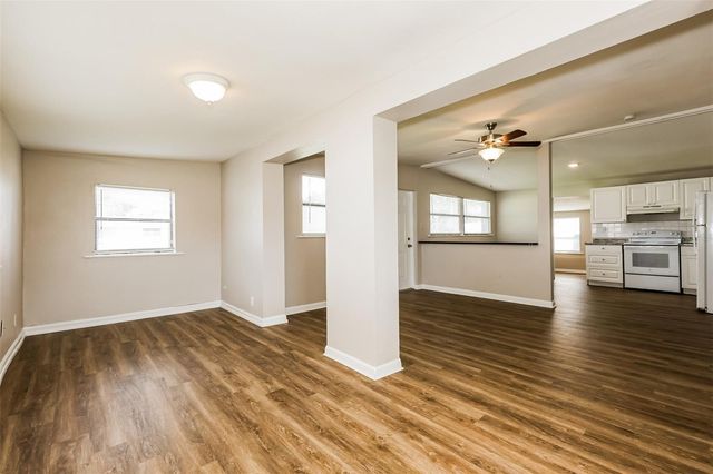 1311 WARRINGTON WAY, Tampa, FL 33619