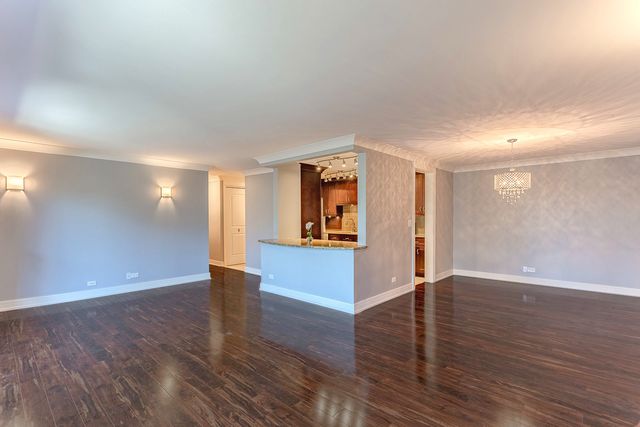 1615 E Central Road 401A, Arlington Heights, IL 60005