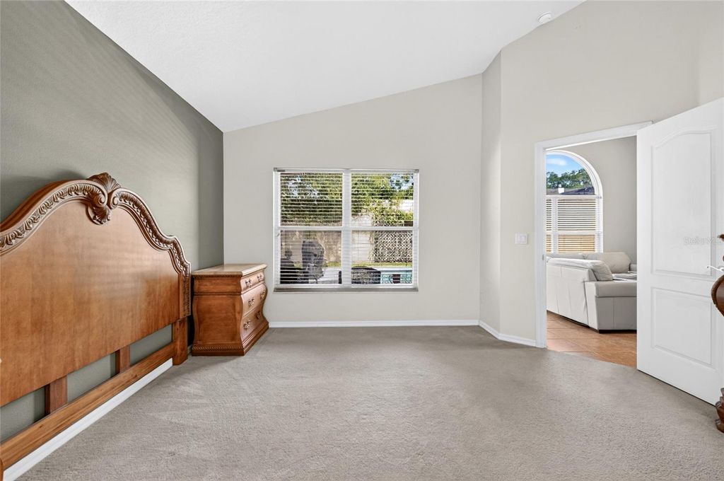Image 11 of property listing at 4618 CONROY CLUB DRIVE, Orlando, FL 32835