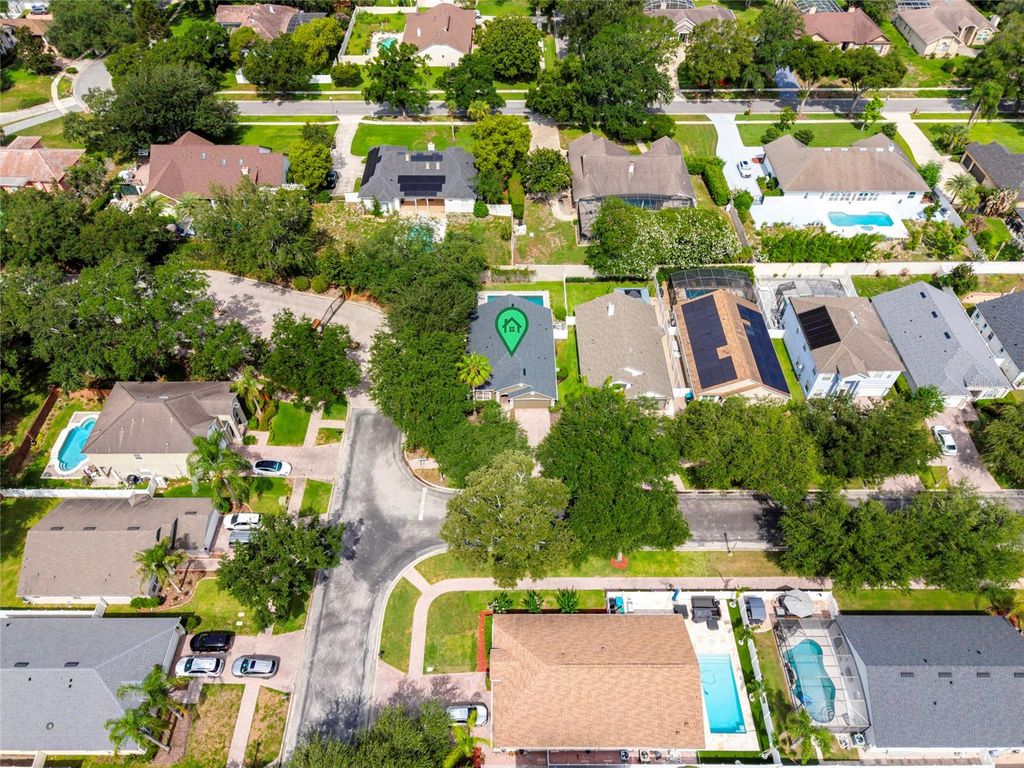 Image 34 of property listing at 4618 CONROY CLUB DRIVE, Orlando, FL 32835