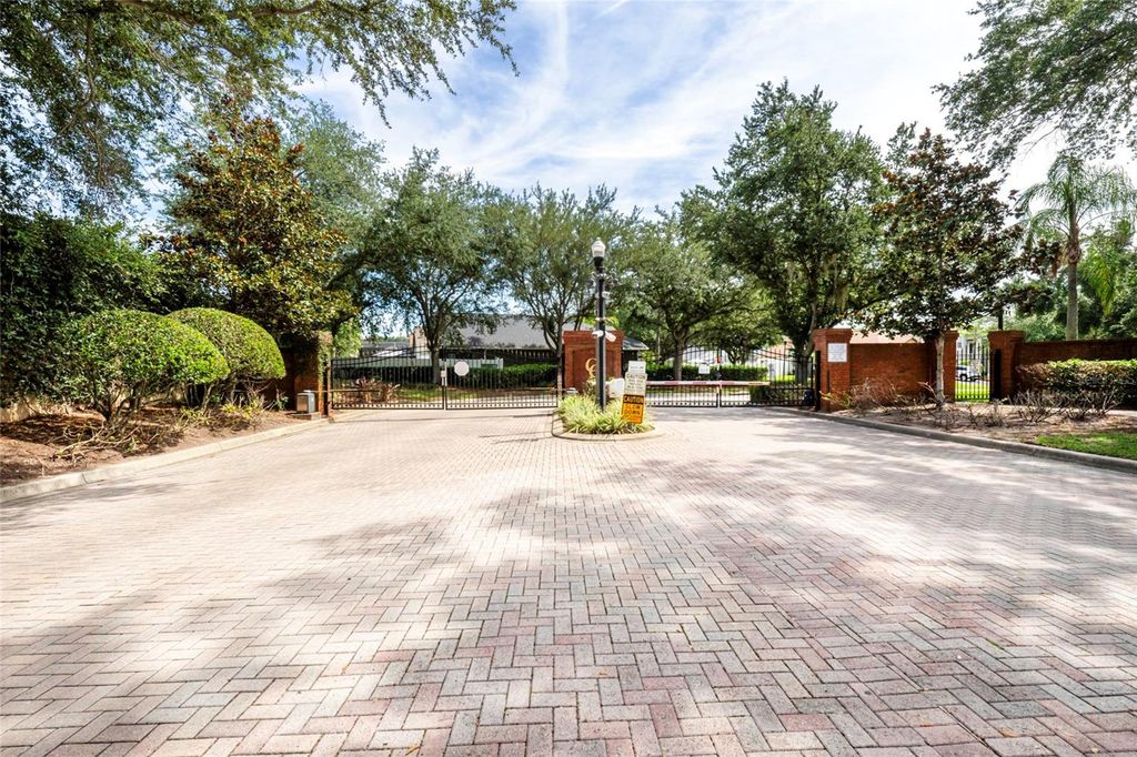 Image 38 of property listing at 4618 CONROY CLUB DRIVE, Orlando, FL 32835