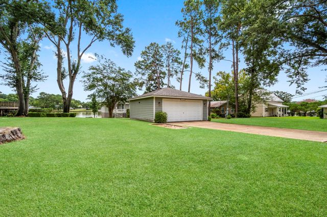 15134 Cozy Cove Lane, Willis, TX 77318