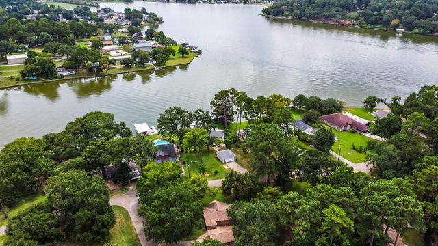 15134 Cozy Cove Lane, Willis, TX 77318