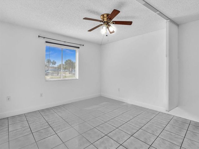 6034 Forest Hill Boulevard 107, West Palm Beach, FL 33415
