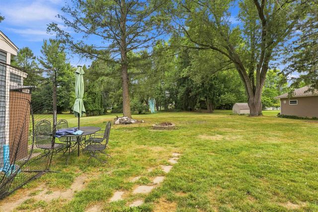 6136 Hugh Street, Burton, MI 48509
