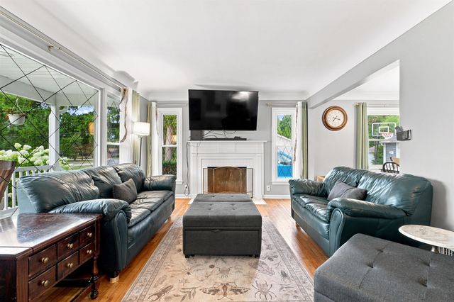 6136 Hugh Street, Burton, MI 48509