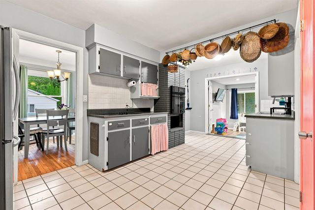 6136 Hugh Street, Burton, MI 48509