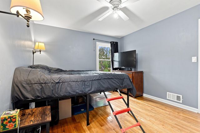6136 Hugh Street, Burton, MI 48509