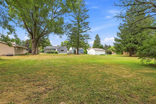 6136 Hugh Street, Burton, MI 48509