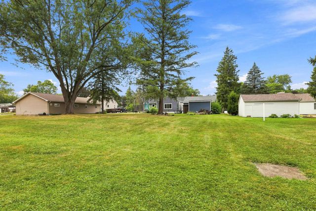 6136 Hugh Street, Burton, MI 48509