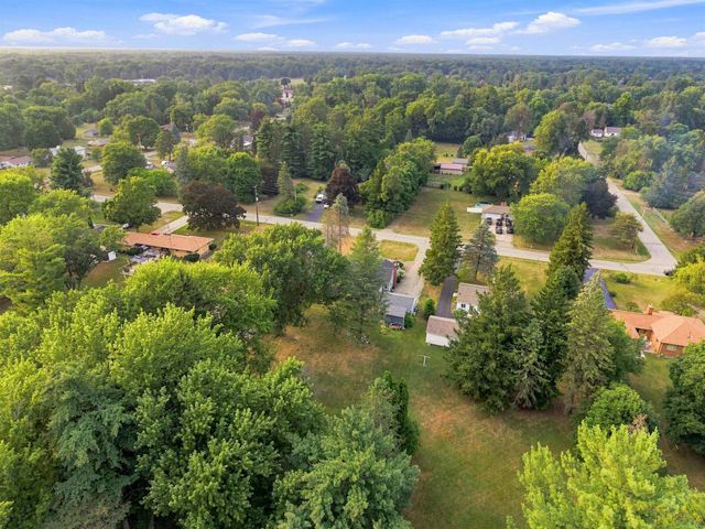 6136 Hugh Street, Burton, MI 48509