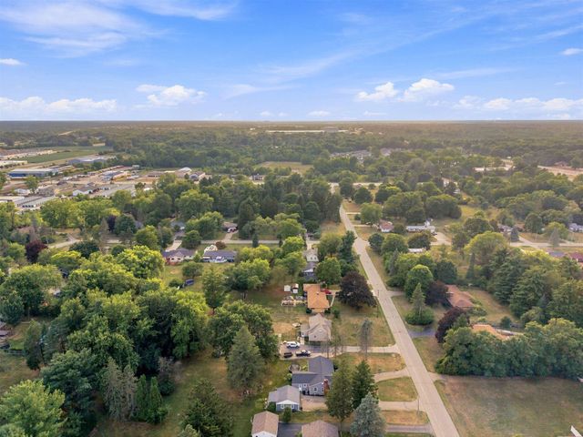 6136 Hugh Street, Burton, MI 48509