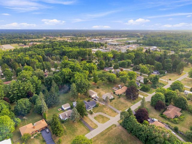 6136 Hugh Street, Burton, MI 48509