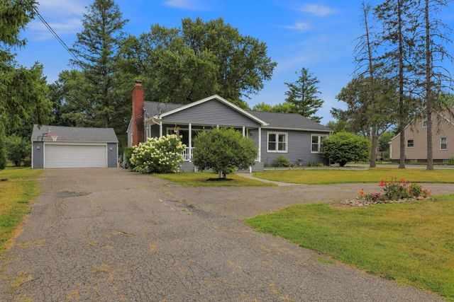 6136 Hugh Street, Burton, MI 48509