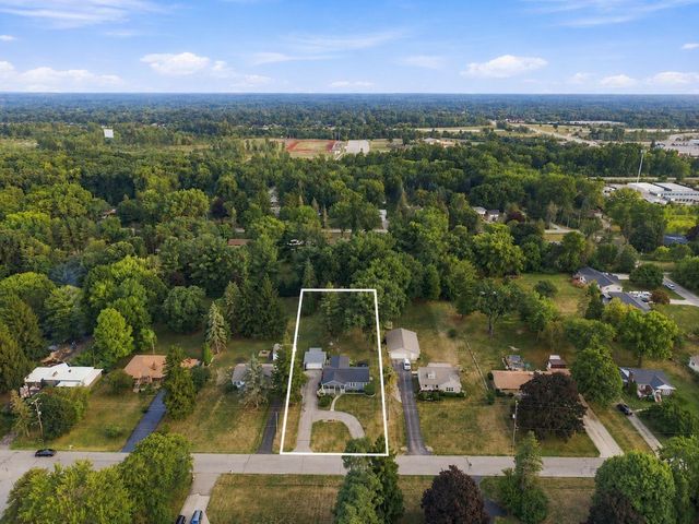 6136 Hugh Street, Burton, MI 48509