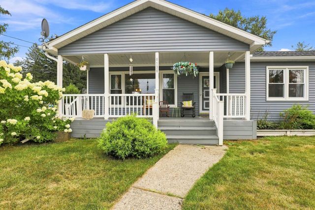 6136 Hugh Street, Burton, MI 48509