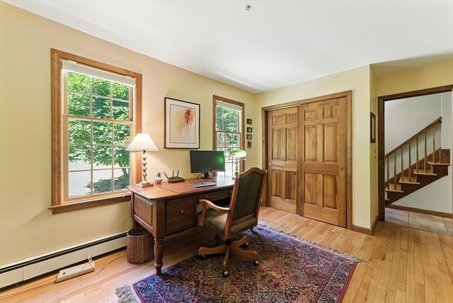 481 Kennedy Rd, Northampton, MA 01053