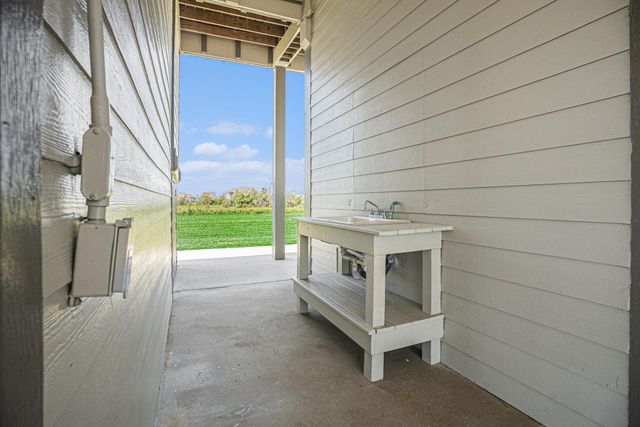 883 Gulf Cedar Drive, Port Bolivar, TX 77650