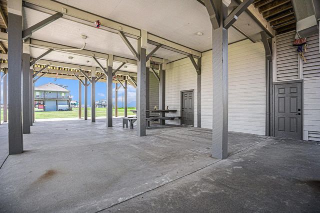 883 Gulf Cedar Drive, Port Bolivar, TX 77650
