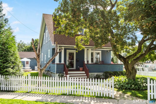 55 Clovelly Road, Stamford, CT 06902