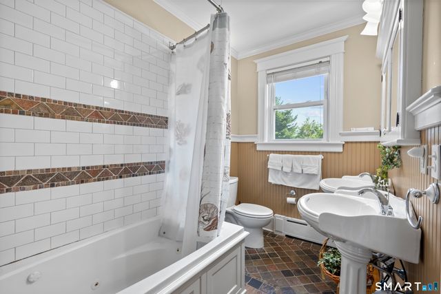 55 Clovelly Road, Stamford, CT 06902