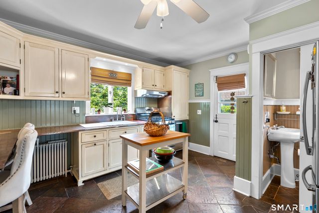 55 Clovelly Road, Stamford, CT 06902