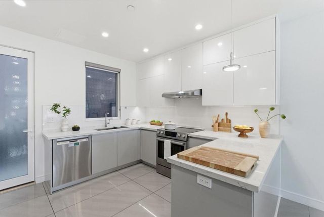 1705 Lawrence Road, Santa Clara, CA 95051