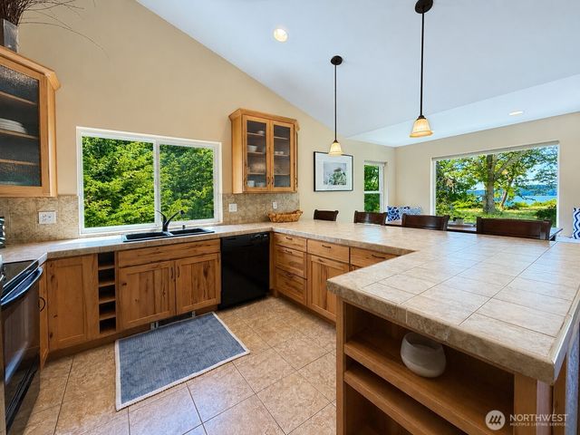 79 G Mukilteo Way, Hat Island, WA 98206