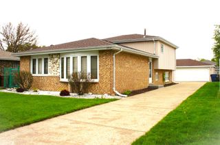 10013 S Menard Avenue, Oak Lawn, IL 60453