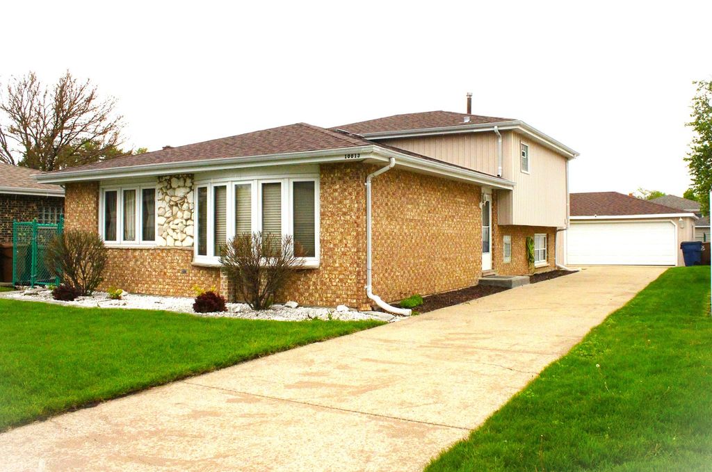 10013 S Menard Avenue, Oak Lawn, IL 60453