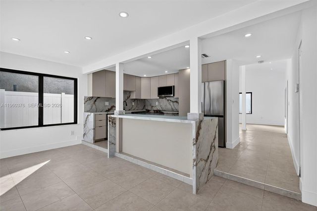 20615 NE 9th Ct, Miami, FL 33179