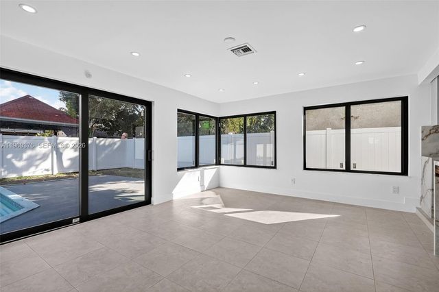 20615 NE 9th Ct, Miami, FL 33179