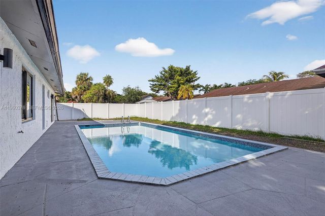 20615 NE 9th Ct, Miami, FL 33179