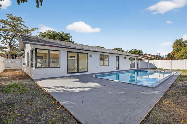 20615 NE 9th Ct, Miami, FL 33179