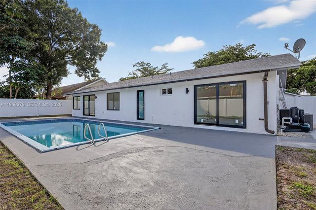 20615 NE 9th Ct, Miami, FL 33179