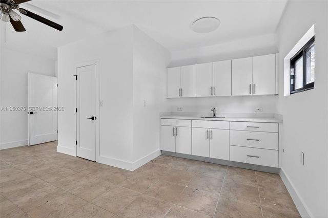 20615 NE 9th Ct, Miami, FL 33179